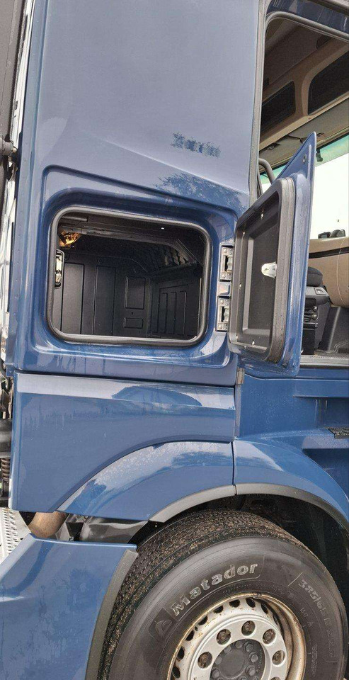 Mercedes-Benz Actros - Tracteur routier: photos 4 Mercedes-Benz Actros - Tracteur routier: photos 4
