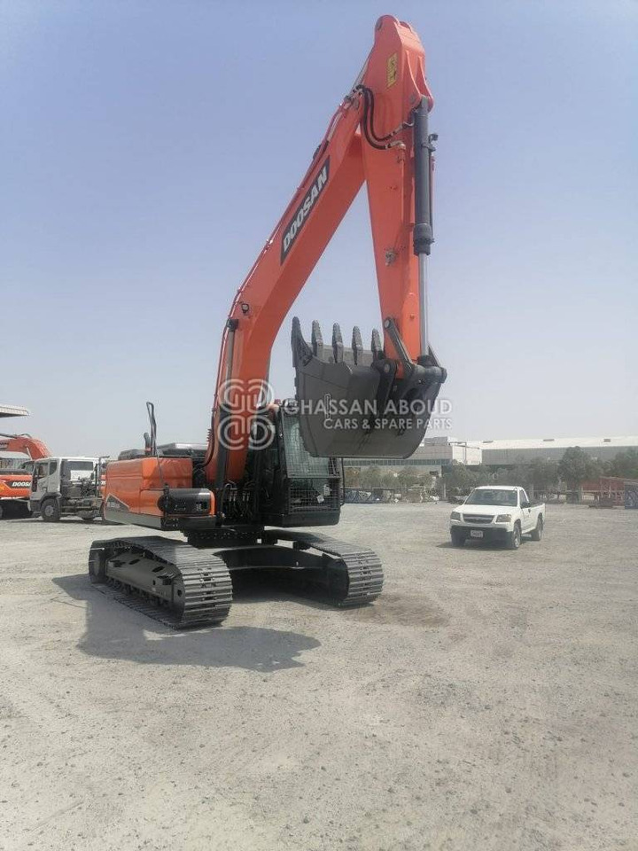 DOOSAN DX225 LCA – CHAIN EXCAVATOR OPERATING WEIGHT 22 TON APPROX. WITH BUCKET 1.08 Cu.M BUCKET ( HEAVY DUTY) MY2022 - Pelle sur chenille: photos 3 DOOSAN DX225 LCA – CHAIN EXCAVATOR OPERATING WEIGHT 22 TON APPROX. WITH BUCKET 1.08 Cu.M BUCKET ( HEAVY DUTY) MY2022 - Pelle sur chenille: photos 3