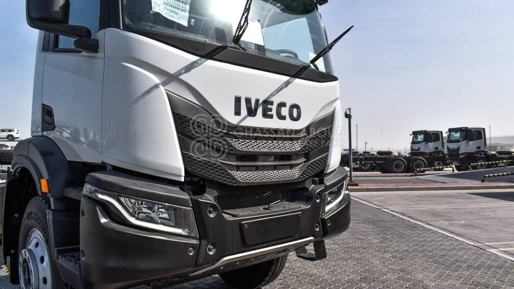 IVECO T-WAY Chassis 6×4 AD380T47H WHEELBASE 4500 MY24 - Châssis cabine: photos 2 IVECO T-WAY Chassis 6×4 AD380T47H WHEELBASE 4500 MY24 - Châssis cabine: photos 2