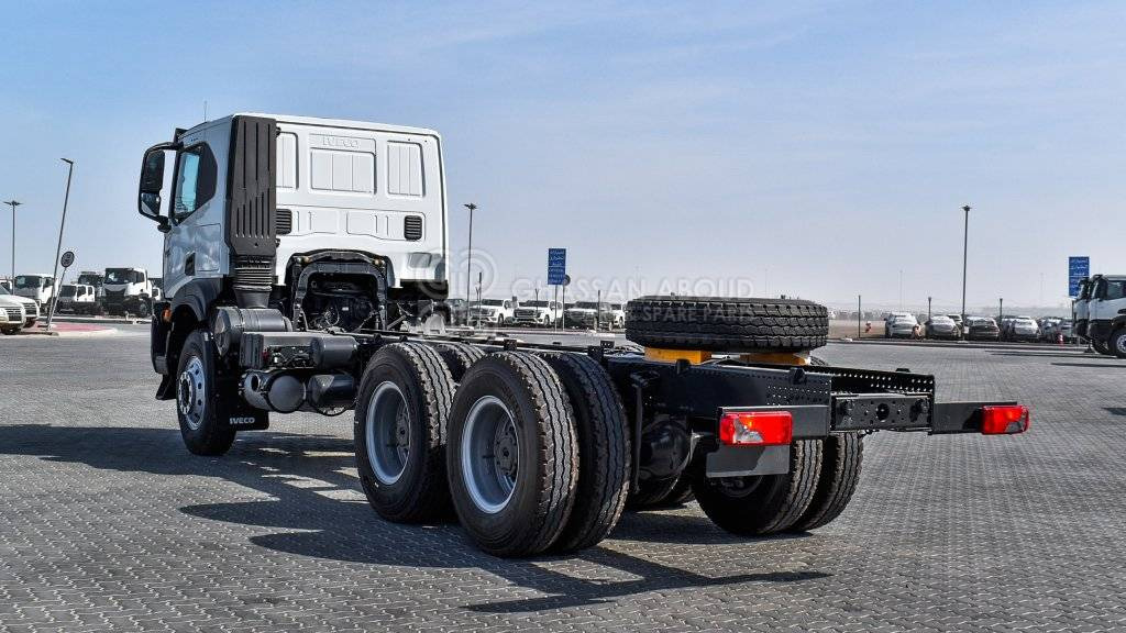 IVECO T-WAY Chassis 6×4 AT380T47H WHEELBASE 4500 MY24 - Châssis cabine: photos 4 IVECO T-WAY Chassis 6×4 AT380T47H WHEELBASE 4500 MY24 - Châssis cabine: photos 4