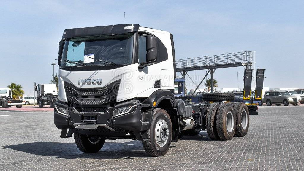 IVECO T-WAY Chassis 6×4 AT380T47H WHEELBASE 4500 MY25 - Châssis cabine: photos 1 IVECO T-WAY Chassis 6×4 AT380T47H WHEELBASE 4500 MY25 - Châssis cabine: photos 1