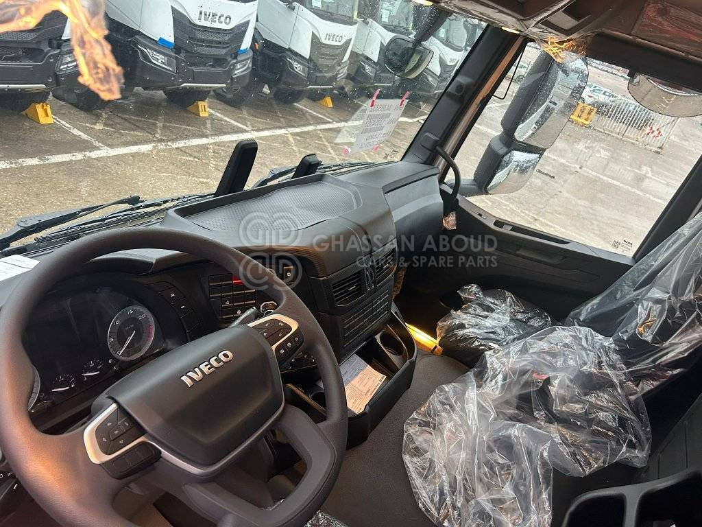 IVECO T-WAY Chassis 6×4 – GVW 33.5 Ton approx. (Tyres 12.00R20) Wheelbase 4200 MY25 - Châssis cabine: photos 4 IVECO T-WAY Chassis 6×4 – GVW 33.5 Ton approx. (Tyres 12.00R20) Wheelbase 4200 MY25 - Châssis cabine: photos 4