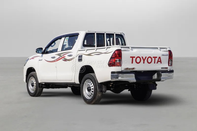 Toyota Hilux 4X4 - Pick-up: photos 3 Toyota Hilux 4X4 - Pick-up: photos 3