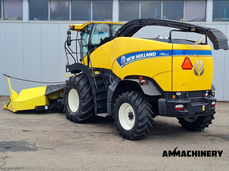 New Holland FR600 - Ensileuse: photos 4 New Holland FR600 - Ensileuse: photos 4
