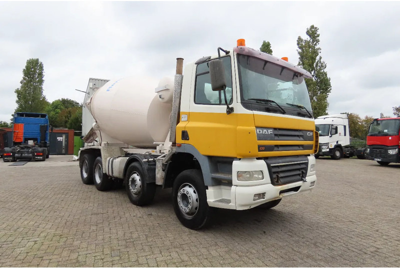 DAF CF 430 8x4, full spring ! Great condition - Camion malaxeur: photos 1 DAF CF 430 8x4, full spring ! Great condition - Camion malaxeur: photos 1