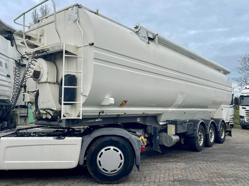 DESOT TSCI AUGER, HATZ diesel, SAF AXLES - Semi-remorque citerne: photos 3 DESOT TSCI AUGER, HATZ diesel, SAF AXLES - Semi-remorque citerne: photos 3