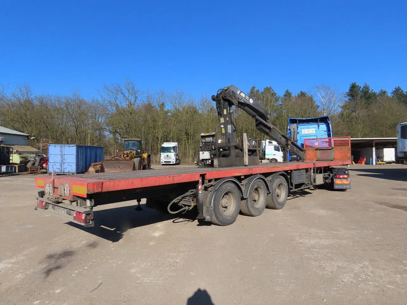 Kaiser HIAB 175, REMOTE control, retractable - Semi-remorque plateau: photos 2 Kaiser HIAB 175, REMOTE control, retractable - Semi-remorque plateau: photos 2