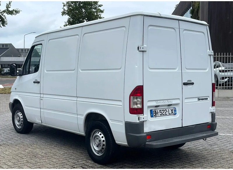 Mercedes-Benz Sprinter 208 3 seats. Very good bus! 100% engine and gearbox! France use - Fourgon utilitaire: photos 5 Mercedes-Benz Sprinter 208 3 seats. Very good bus! 100% engine and gearbox! France use - Fourgon utilitaire: photos 5
