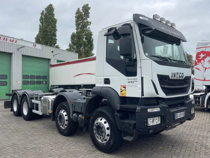 Iveco Trakker 410 PTO, RETARDER, 8x4 , 442000 km! - Tracteur routier: photos 3 Iveco Trakker 410 PTO, RETARDER, 8x4 , 442000 km! - Tracteur routier: photos 3