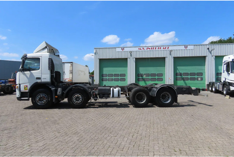 Volvo FM 12.380 8x4 FULL SPRING. 100% condition! - Châssis cabine: photos 2 Volvo FM 12.380 8x4 FULL SPRING. 100% condition! - Châssis cabine: photos 2