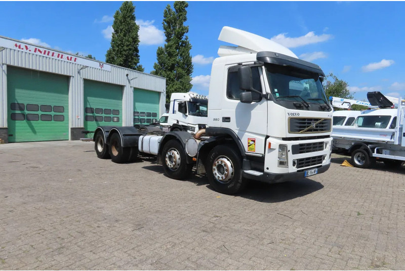 Volvo FM 12.380 8x4 FULL SPRING. 100% condition! - Châssis cabine: photos 4 Volvo FM 12.380 8x4 FULL SPRING. 100% condition! - Châssis cabine: photos 4