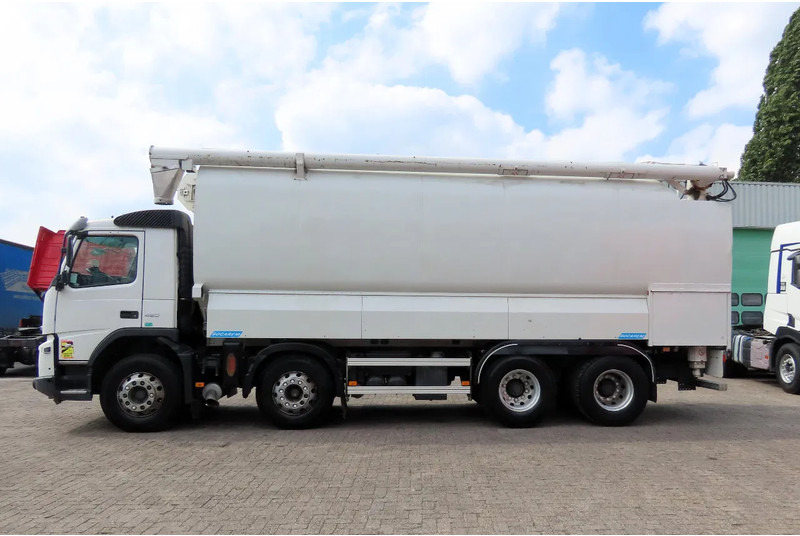 Volvo FMX 450 8x4 AUGER, radio control, 7 COMP. Full Volvo Service! . EXCELLENT condition - Camion citerne: photos 5 Volvo FMX 450 8x4 AUGER, radio control, 7 COMP. Full Volvo Service! . EXCELLENT condition - Camion citerne: photos 5