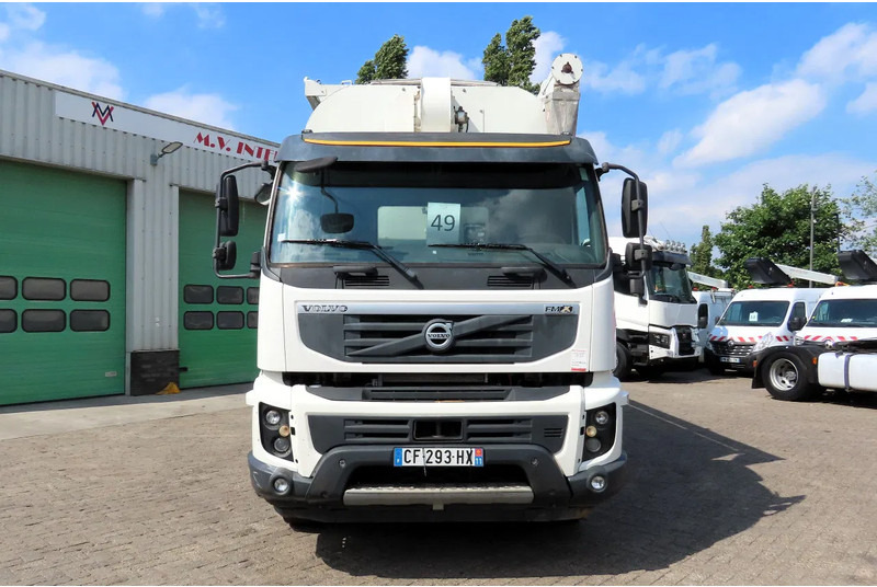 Volvo FMX 450 8x4 AUGER, radio control, 7 COMP. Full Volvo Service! . EXCELLENT condition - Camion citerne: photos 4 Volvo FMX 450 8x4 AUGER, radio control, 7 COMP. Full Volvo Service! . EXCELLENT condition - Camion citerne: photos 4