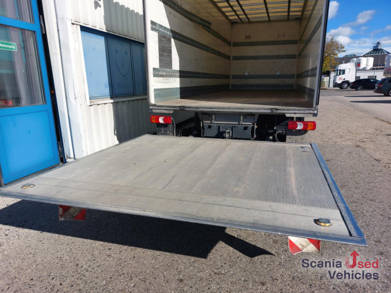 MERCEDES-BENZ Atego 1221 L Koffer Ladebordwand - Camion fourgon: photos 5 MERCEDES-BENZ Atego 1221 L Koffer Ladebordwand - Camion fourgon: photos 5