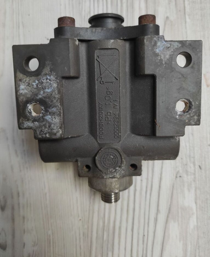 SCANIA ADBLUE DOSING MODULE Bosch  Scania truck - Système d'échappement pour Camion: photos 2 SCANIA ADBLUE DOSING MODULE Bosch  Scania truck - Système d'échappement pour Camion: photos 2