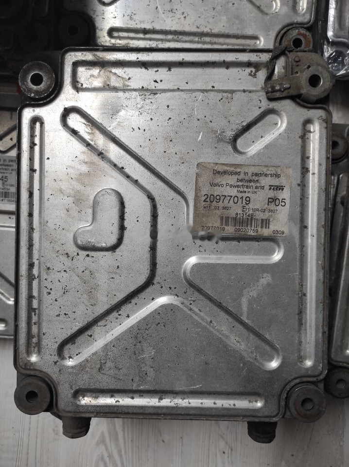 Volvo ENGINE ECU 20977019 truck - Bloc de gestion pour Camion: photos 2 Volvo ENGINE ECU 20977019 truck - Bloc de gestion pour Camion: photos 2