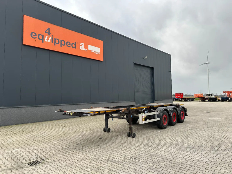 Burg 20FT ADR (EX/II, EX/III, FL, AT) Chassis, Leergewicht : 3.690kg, SAF INTRADISC, 2x Liftachse, NL-Chassis - Semi-remorque porte-conteneur/ Caisse mobile: photos 1 Burg 20FT ADR (EX/II, EX/III, FL, AT) Chassis, Leergewicht : 3.690kg, SAF INTRADISC, 2x Liftachse, NL-Chassis - Semi-remorque porte-conteneur/ Caisse mobile: photos 1