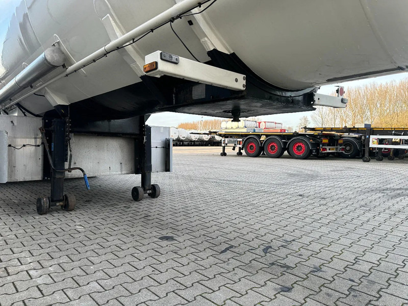Semi-remorque citerne pour transport de carburant Diversen Fluid, 50.100L, P28BH, Propane, Butan, GAZ, ADR, DP: 06/30: photos 16 Semi-remorque citerne pour transport de carburant Diversen Fluid, 50.100L, P28BH, Propane, Butan, GAZ, ADR, DP: 06/30: photos 16