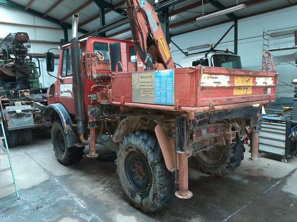 UNIMOG 1250 - Camion grue: photos 2 UNIMOG 1250 - Camion grue: photos 2