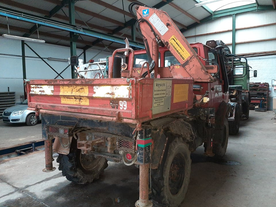 UNIMOG 1250 - Camion grue: photos 4 UNIMOG 1250 - Camion grue: photos 4