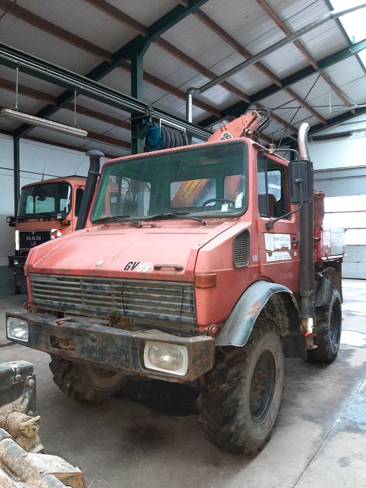 UNIMOG 1250 - Camion grue: photos 1 UNIMOG 1250 - Camion grue: photos 1