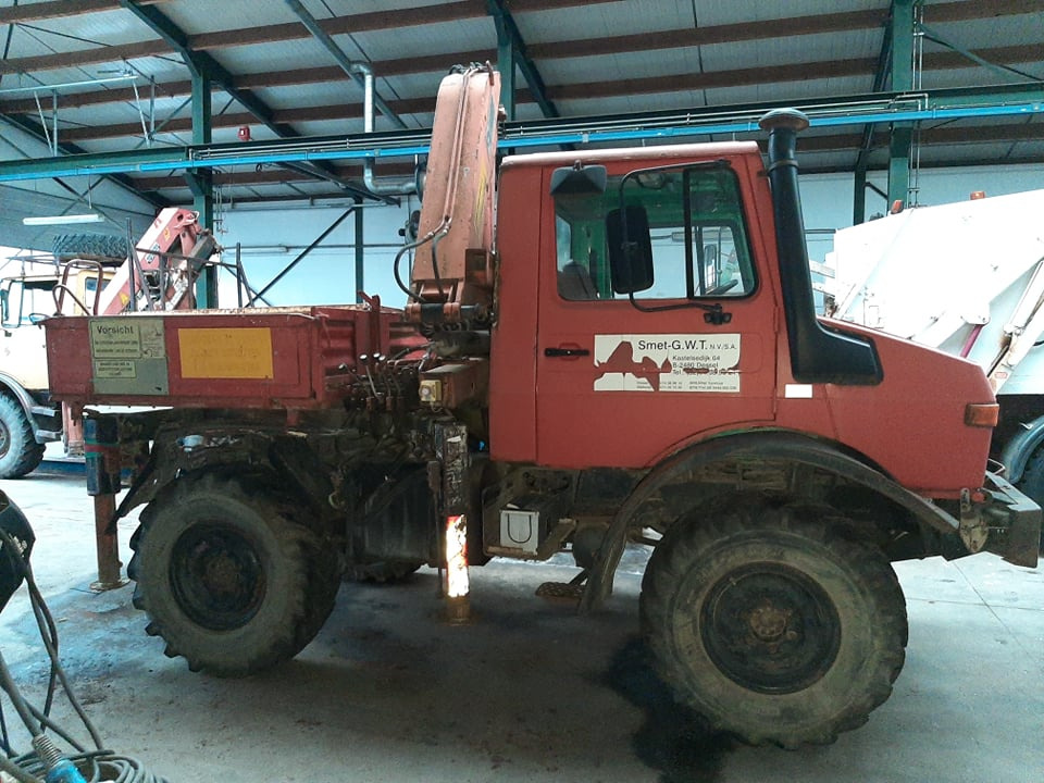 UNIMOG 1250 - Camion grue: photos 3 UNIMOG 1250 - Camion grue: photos 3