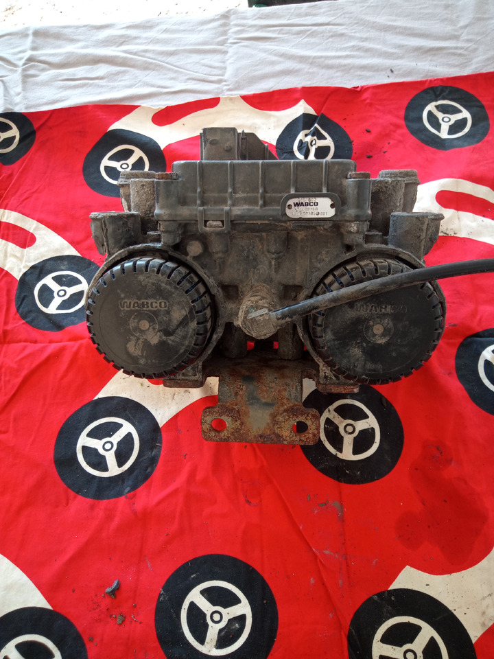 DAF XF106 - Valve de frein: photos 2 DAF XF106 - Valve de frein: photos 2