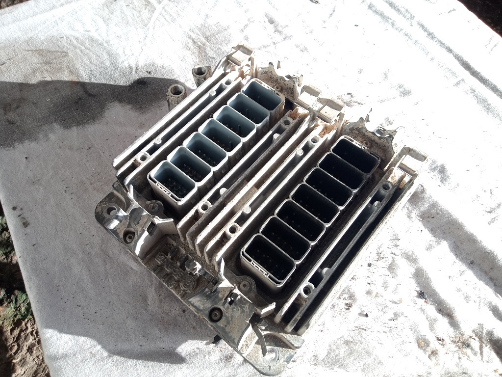 EDC Scania R440 DC1305 2023093 - Bloc de gestion pour Camion: photos 2 EDC Scania R440 DC1305 2023093 - Bloc de gestion pour Camion: photos 2