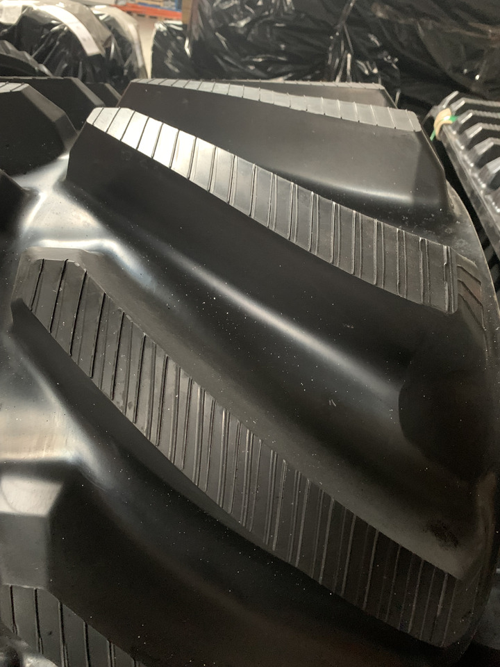 Rubber track for CNH and NH Combine 24" and 28.5" - Chenille pour Moissonneuse-batteuse: photos 3 Rubber track for CNH and NH Combine 24" and 28.5" - Chenille pour Moissonneuse-batteuse: photos 3