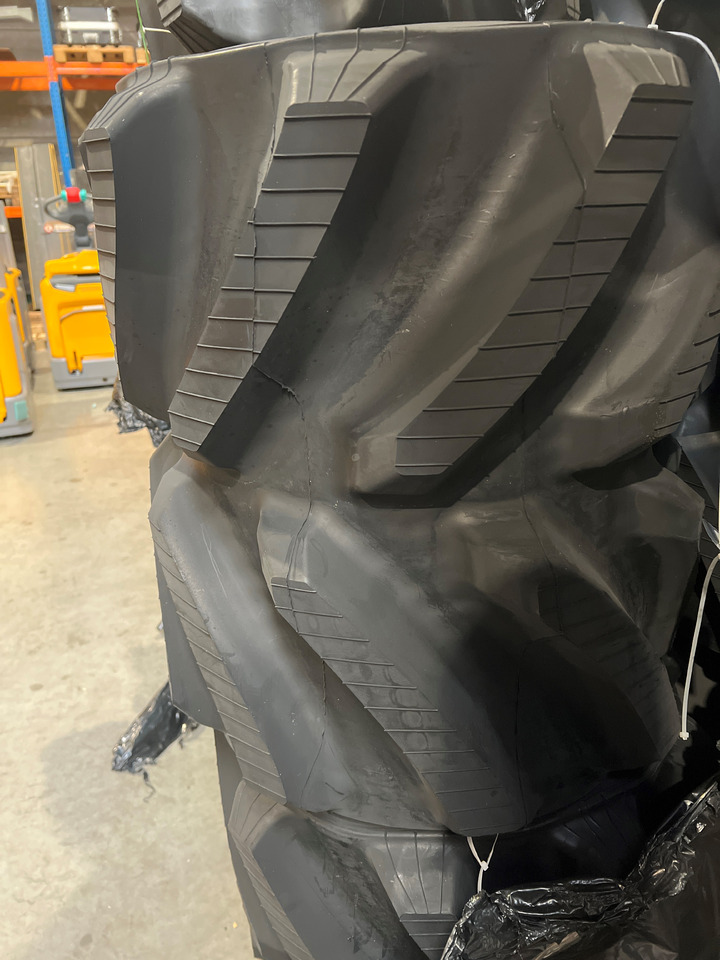 Rubber track for Challenger 65-75-85-95  - Chenille pour Tracteur à chenilles: photos 5 Rubber track for Challenger 65-75-85-95  - Chenille pour Tracteur à chenilles: photos 5