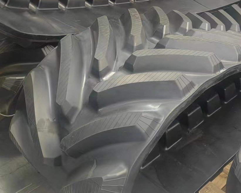 Rubber track for John Deere 8***T 18", 25" and 30" - Chenille pour Tracteur à chenilles: photos 5 Rubber track for John Deere 8***T 18", 25" and 30" - Chenille pour Tracteur à chenilles: photos 5