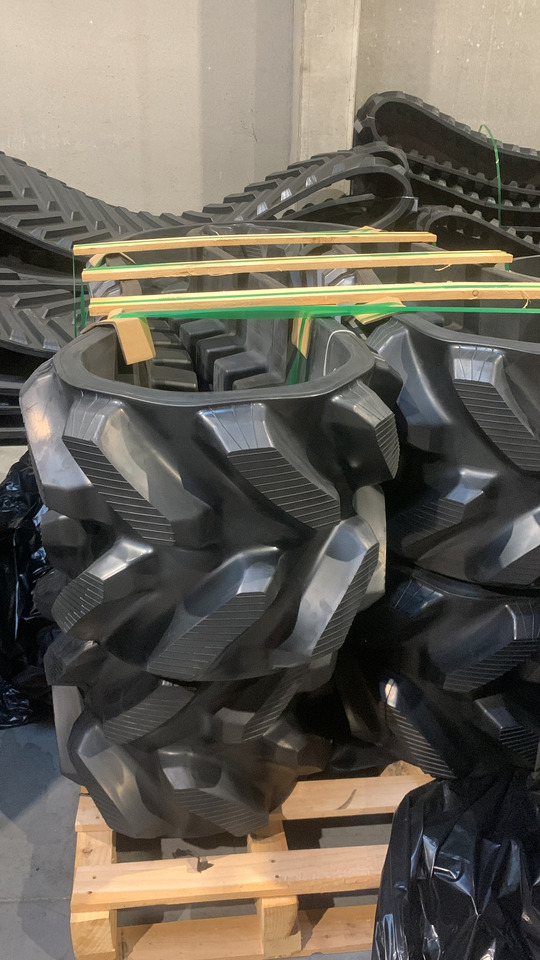 Rubber track for John Deere 8***T 18", 25" and 30" - Chenille pour Tracteur à chenilles: photos 2 Rubber track for John Deere 8***T 18", 25" and 30" - Chenille pour Tracteur à chenilles: photos 2