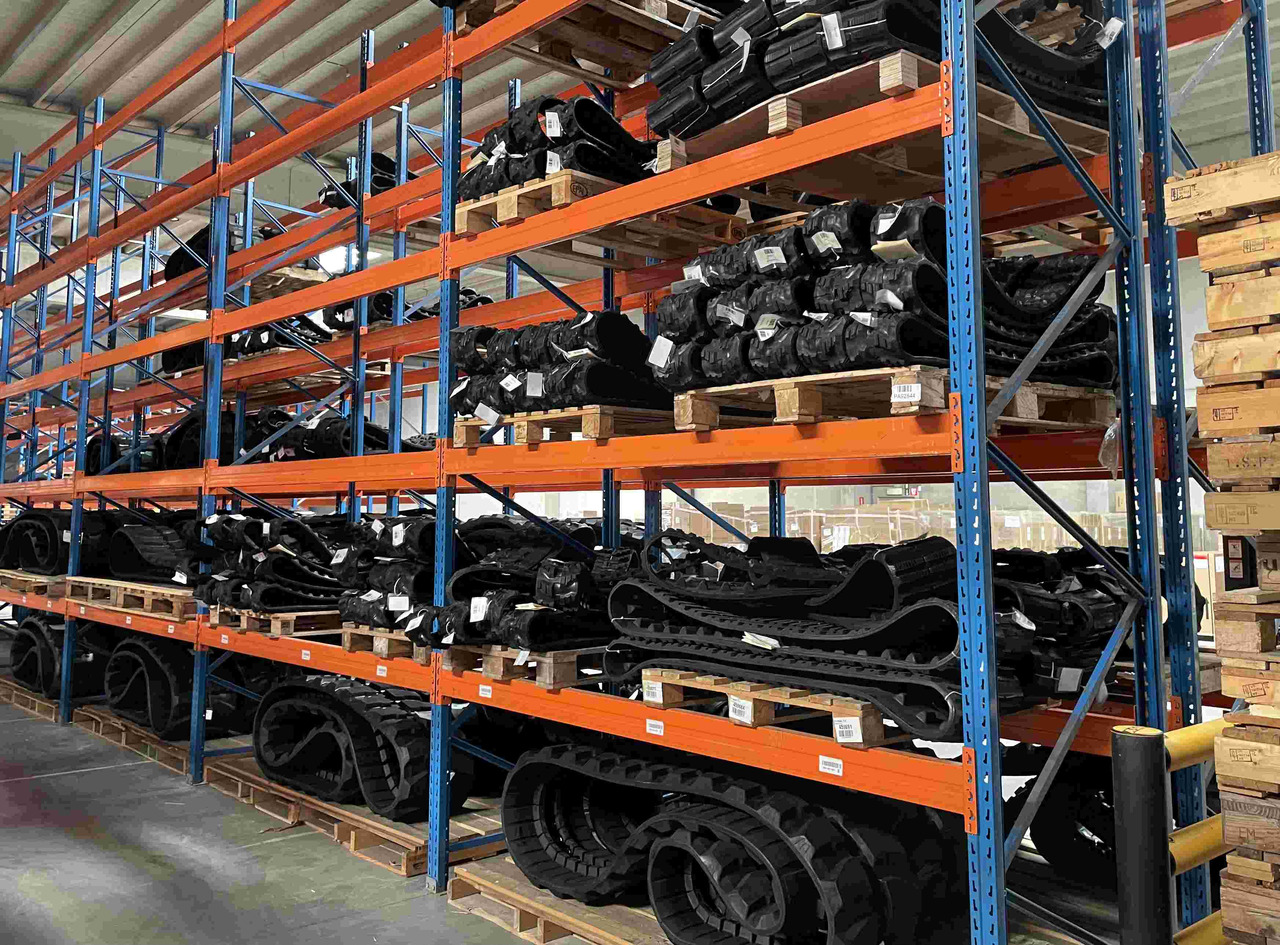 Rubber track for John Deere 8RT 25", 30" and 28.5" - Chenille pour Machine agricole: photos 5 Rubber track for John Deere 8RT 25", 30" and 28.5" - Chenille pour Machine agricole: photos 5