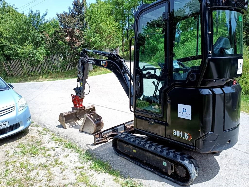 CATERPILLAR 301.6 05A - Mini pelle: photos 4 CATERPILLAR 301.6 05A - Mini pelle: photos 4