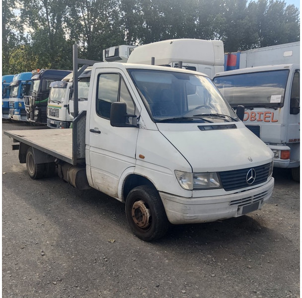 Mercedes-Benz TN-412-DD - Fourgon plateau: photos 2 Mercedes-Benz TN-412-DD - Fourgon plateau: photos 2