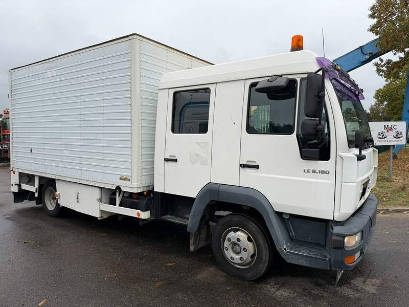 MAN LE 8.180 CLOSED BOX / KOFFER - DOKA - MANUAL GEARBOX - *248.000km* - STEEL SPRING / BLATT / LAMES - BE TRUCK - Camion fourgon: photos 1 MAN LE 8.180 CLOSED BOX / KOFFER - DOKA - MANUAL GEARBOX - *248.000km* - STEEL SPRING / BLATT / LAMES - BE TRUCK - Camion fourgon: photos 1