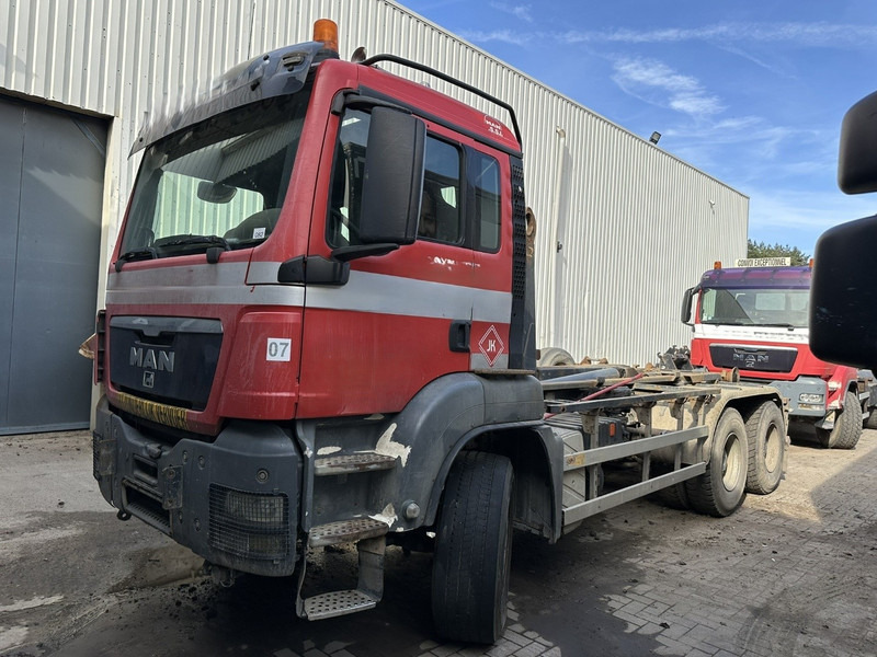 MAN TGA 26.400 6x4 AJK 20T - 5430mm - MANUAL GEARBOX - STEEL SPRING / BLATT - BIG AXLES / AP ACHSEN - Camion ampliroll: photos 3 MAN TGA 26.400 6x4 AJK 20T - 5430mm - MANUAL GEARBOX - STEEL SPRING / BLATT - BIG AXLES / AP ACHSEN - Camion ampliroll: photos 3