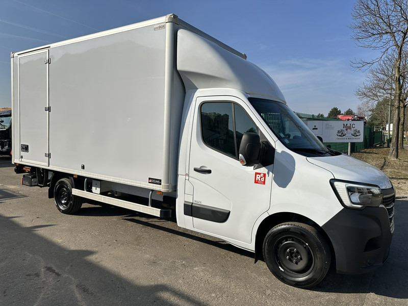 Renault MASTER 2.3 - 163HP - RED EDITION BAKWAGEN + LAADKLEP - 4m30 x 2m20 x 2m20 - CAMERA - NAVI - PACK COMFORT - BELG - Fourgon: photos 1 Renault MASTER 2.3 - 163HP - RED EDITION BAKWAGEN + LAADKLEP - 4m30 x 2m20 x 2m20 - CAMERA - NAVI - PACK COMFORT - BELG - Fourgon: photos 1