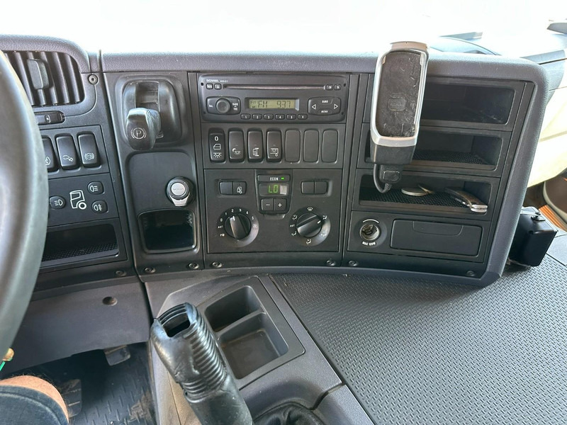 Camion bétaillère Scania P310 4x2 LIVESTOCK / VEEWAGEN / TIERTRANSPORT / BETAILLERE - ALU BOX 7m - MANUAL - A/C - BELGIAN TRUCK: photos 11 Camion bétaillère Scania P310 4x2 LIVESTOCK / VEEWAGEN / TIERTRANSPORT / BETAILLERE - ALU BOX 7m - MANUAL - A/C - BELGIAN TRUCK: photos 11