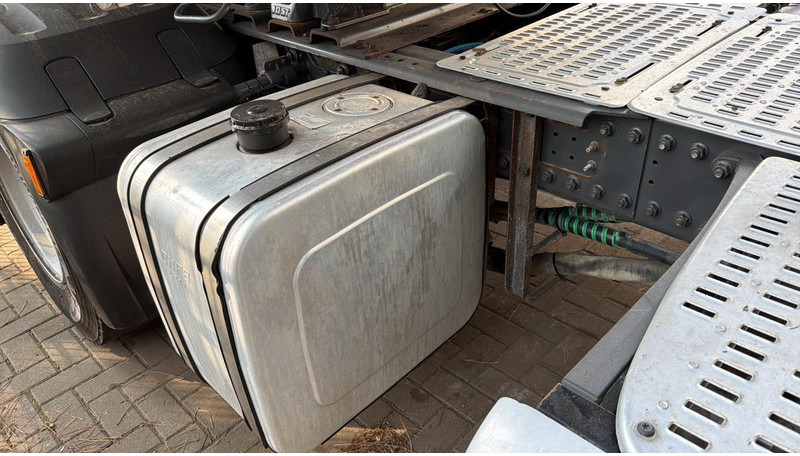 DAF XF 460 PTO HYDR - RETARDER - *568.000km* - SPOILERS - BE TRUCK - Tracteur routier: photos 4 DAF XF 460 PTO HYDR - RETARDER - *568.000km* - SPOILERS - BE TRUCK - Tracteur routier: photos 4