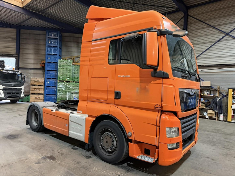 MAN TGA 18.460 XLX BLS - *471.000km* - 13L MOTOR - FULL SPOILERS / SIDESKIRTS / FRIGO - BE TRUCK - Tracteur routier: photos 1 MAN TGA 18.460 XLX BLS - *471.000km* - 13L MOTOR - FULL SPOILERS / SIDESKIRTS / FRIGO - BE TRUCK - Tracteur routier: photos 1