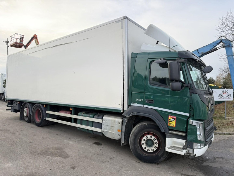 Volvo FM 330 6x2 CLOSED BOX / KOFFER 9m10 - LIFT + STEERING AXLE - *ENGINE / GEARBOX / CHASSIS = OK* - 300.000km - TUV 09/2026 - BE TRUCK - Camion fourgon: photos 1 Volvo FM 330 6x2 CLOSED BOX / KOFFER 9m10 - LIFT + STEERING AXLE - *ENGINE / GEARBOX / CHASSIS = OK* - 300.000km - TUV 09/2026 - BE TRUCK - Camion fourgon: photos 1