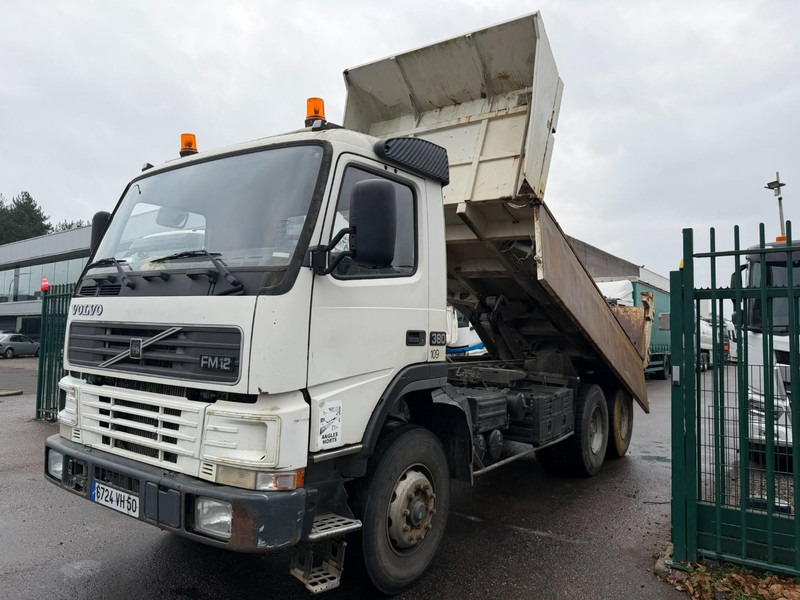Volvo FM 380 6X4 2 WAY TIPPER + BORDMATIC / 2 SEITEN KIPPER - 13T AXLES - MANUAL 12 (3+3) - BIG AXLES HUB REDUCTION - STEEL SPRING - Camion benne: photos 3 Volvo FM 380 6X4 2 WAY TIPPER + BORDMATIC / 2 SEITEN KIPPER - 13T AXLES - MANUAL 12 (3+3) - BIG AXLES HUB REDUCTION - STEEL SPRING - Camion benne: photos 3