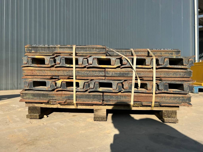Cat 330C / 330D / 336D / 336E / 336F Shoes - Accessoire pour Engins de chantier: photos 3 Cat 330C / 330D / 336D / 336E / 336F Shoes - Accessoire pour Engins de chantier: photos 3