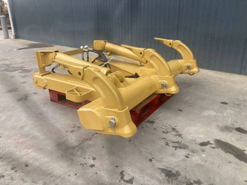 Cat D5M Ripper - Accessoire pour Engins de chantier: photos 1 Cat D5M Ripper - Accessoire pour Engins de chantier: photos 1