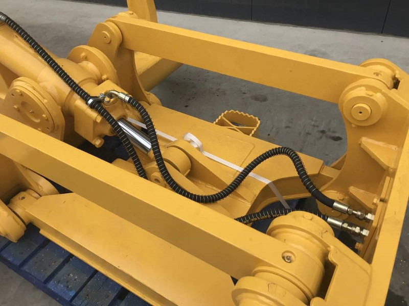 Komatsu D65 - Accessoire pour Engins de chantier: photos 3 Komatsu D65 - Accessoire pour Engins de chantier: photos 3