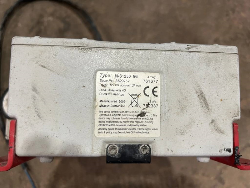 Leica MNS1250 GG GPS - Accessoire pour Engins de chantier: photos 5 Leica MNS1250 GG GPS - Accessoire pour Engins de chantier: photos 5