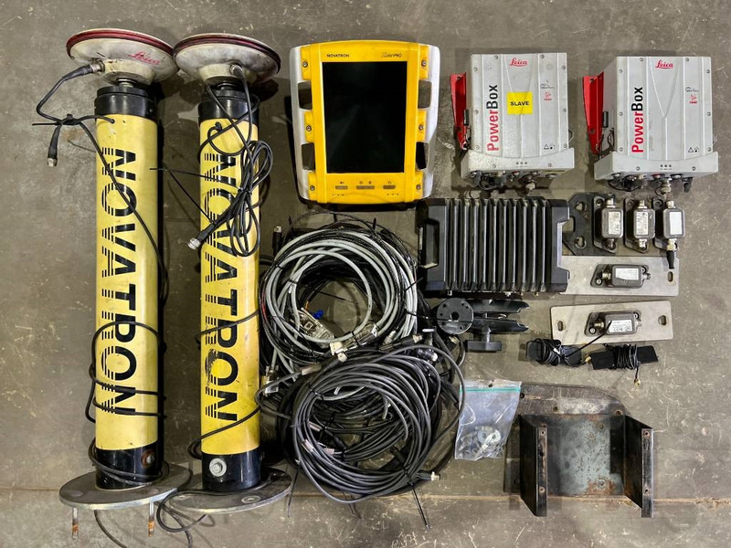 Leica Novatron MNS1250 GG GPS - Accessoire pour Engins de chantier: photos 4 Leica Novatron MNS1250 GG GPS - Accessoire pour Engins de chantier: photos 4