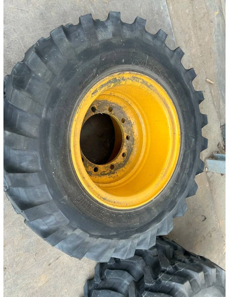 Pneus et jantes pour Engins de chantier neuf Bridgestone 1000 x 20 Set / 10.00 x 20: 4x2 Tyres: photos 7 Pneus et jantes pour Engins de chantier neuf Bridgestone 1000 x 20 Set / 10.00 x 20: 4x2 Tyres: photos 7
