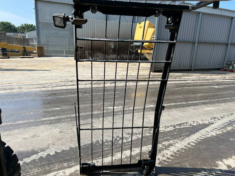 Cat 313E / 320F / 323E / 325F / 329E / 330F / 336E / 3 - Cabine et intérieur pour Engins de chantier: photos 4 Cat 313E / 320F / 323E / 325F / 329E / 330F / 336E / 3 - Cabine et intérieur pour Engins de chantier: photos 4